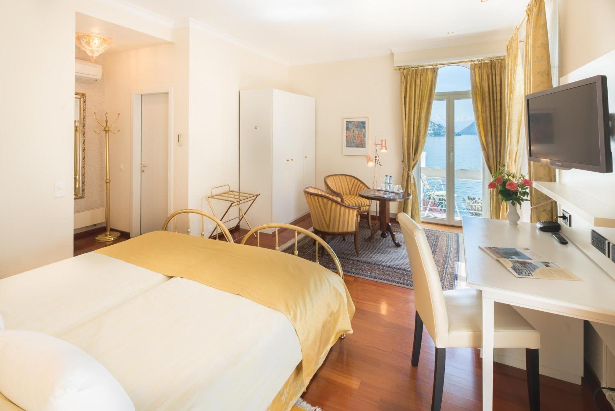 Deluxe Twin Room with Lake View
