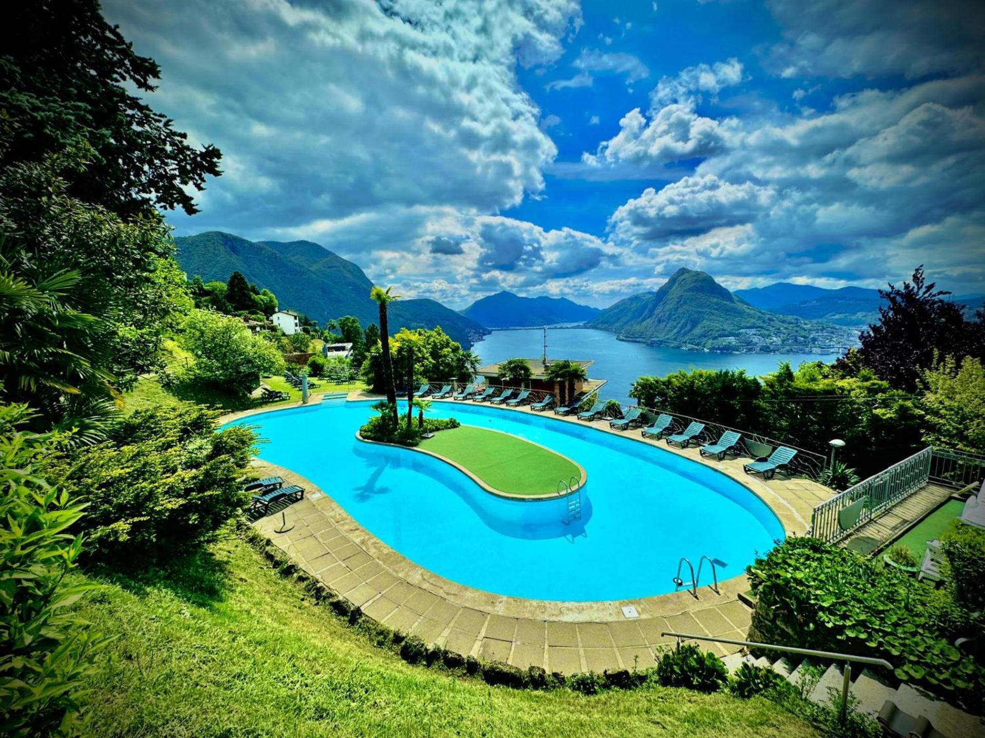 Quarto Triplo com Vista Lago e Varanda